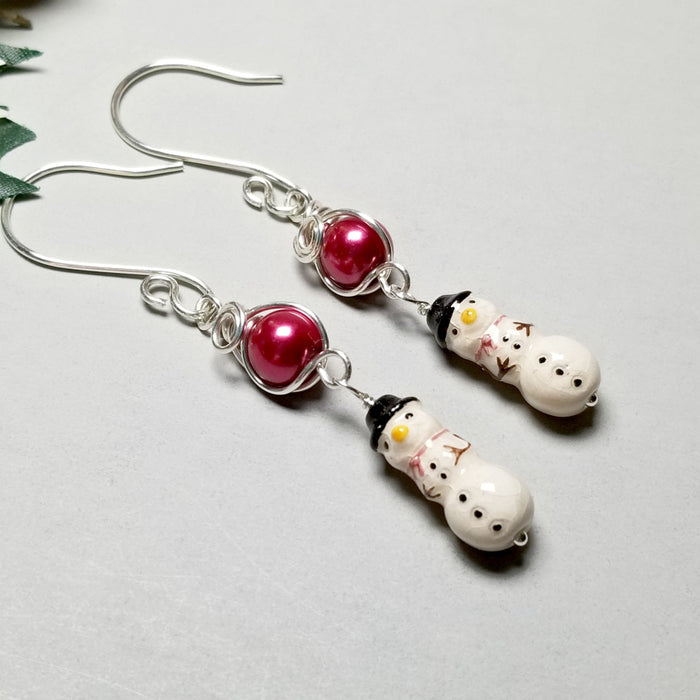 Beaded Holiday Snowman Earrings ~ Arkayscreations